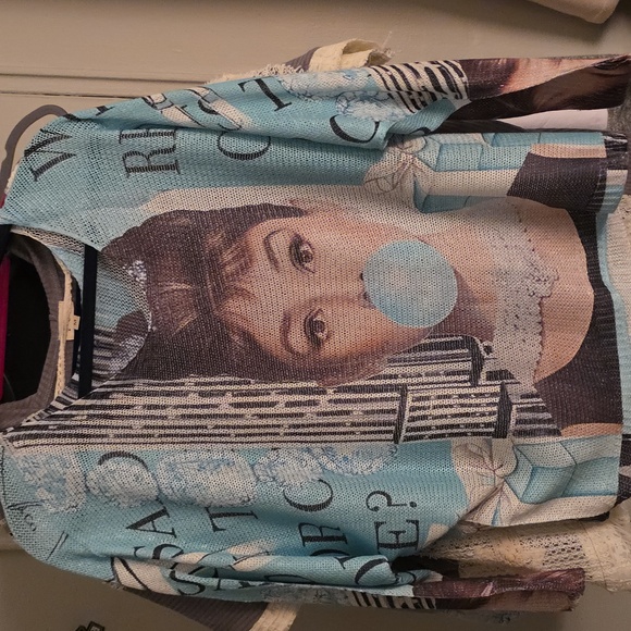 Vintage From Italy  Boho Graphic Top Beautiful (Audrey Hepburn) - Picture 3 of 4